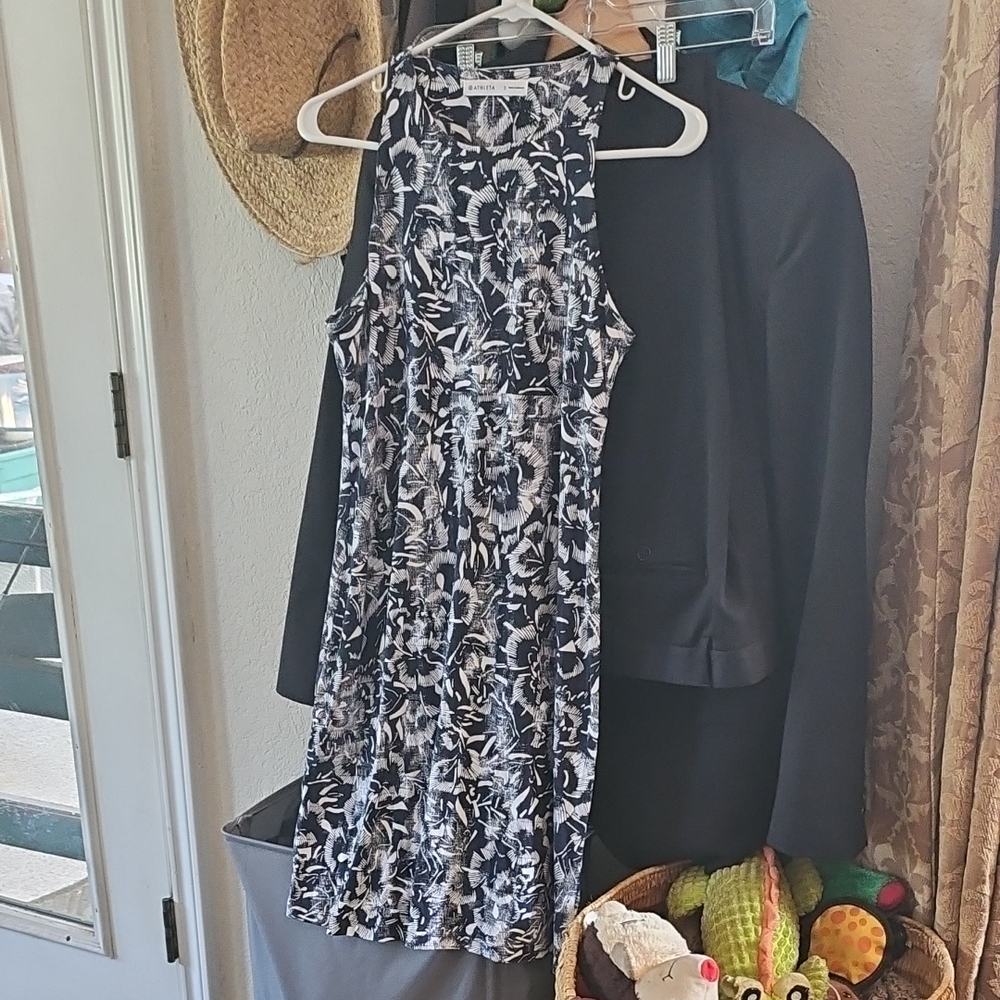 Summer 2017 Athleta Sonoma Ca Black Whitr Abstract Knit Stretchy Dress Sz Small